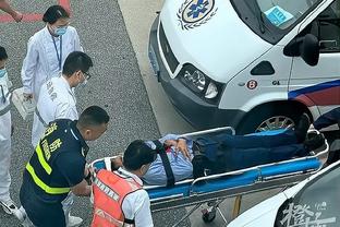 记者：大马丁肌肉撕裂，阿根廷队医相信球员会很快康复